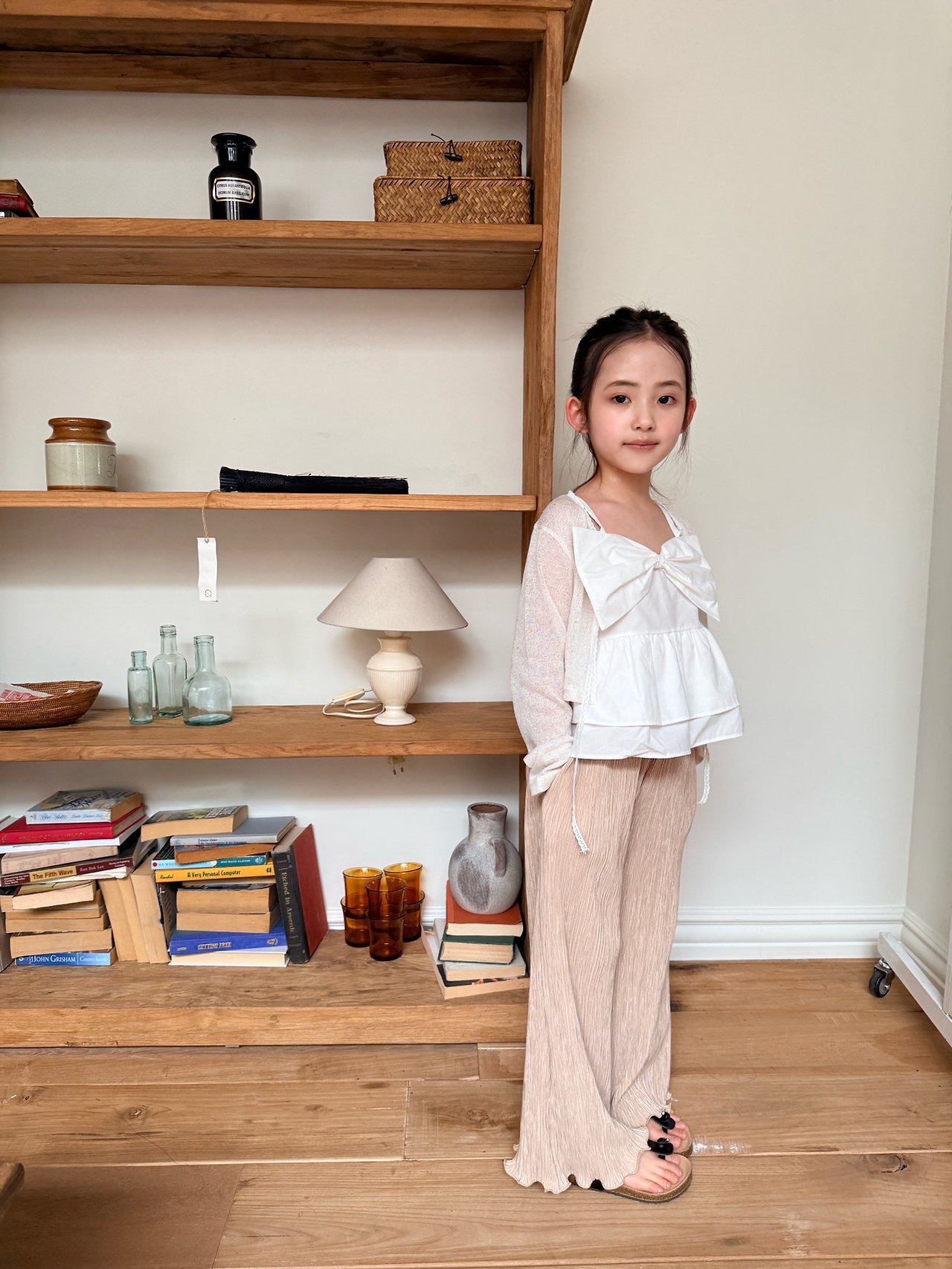 [COMMA] Ribbon Sleeveless Blouse (140/150) / [콤마] 리본나시블라우스 (140/150)