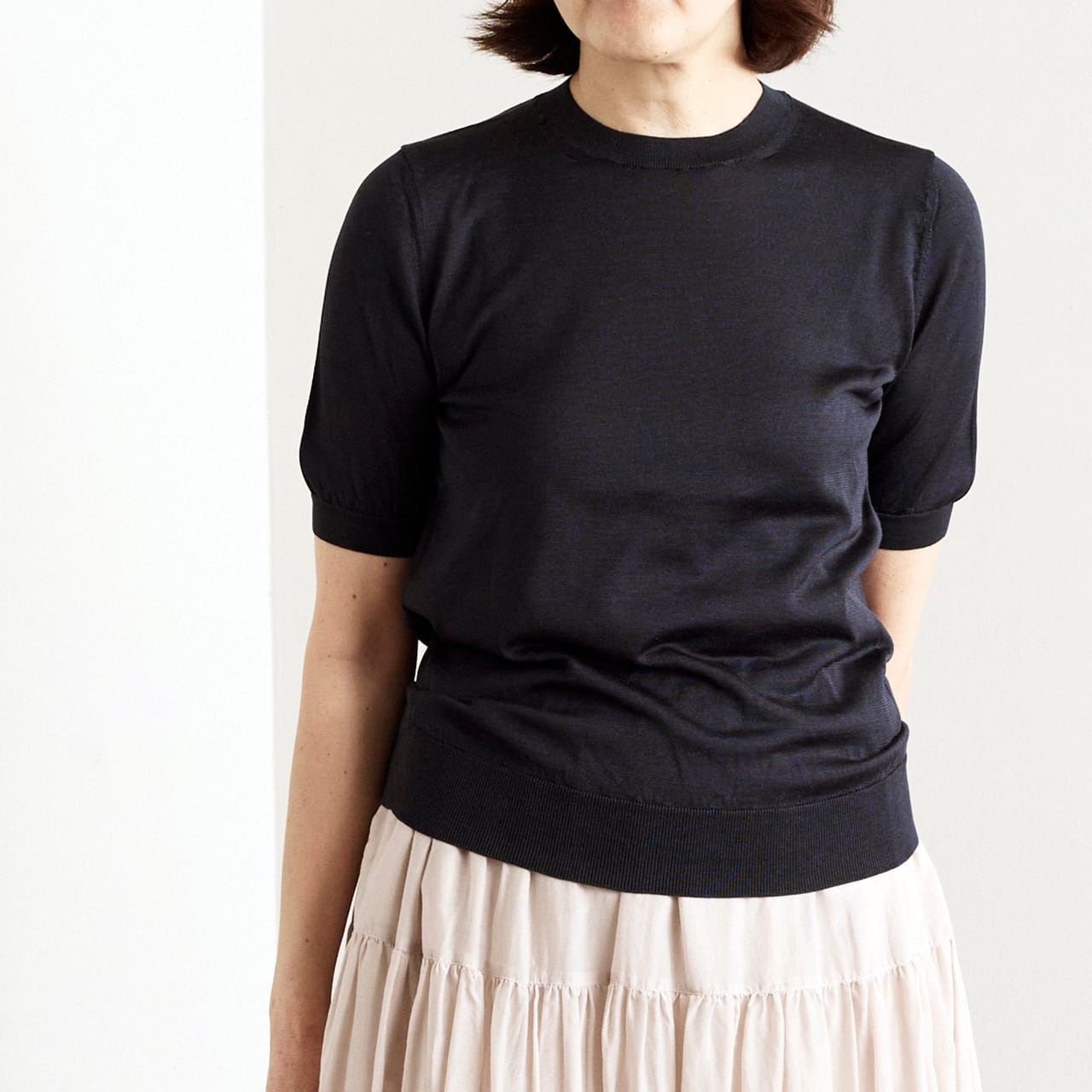 SLOANE スローン 18G天竺シルク 半袖クルーネック ブラック SL9S-893