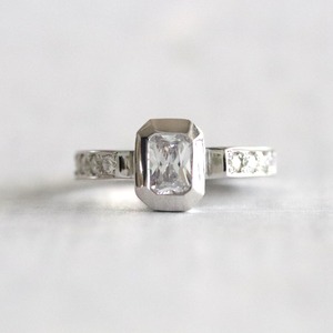 【婚約指輪】ラディアントカットダイヤモンド_6×4_Pt900