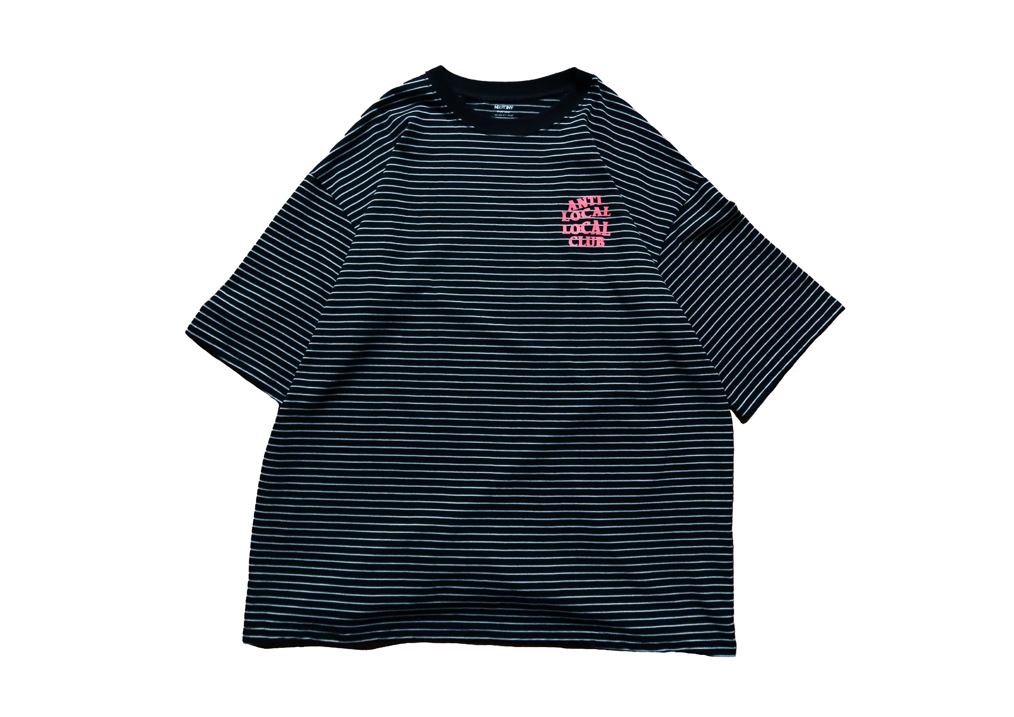 ANTI LOCAL LOCAL CULB」loose fit border tee | NEOTENY
