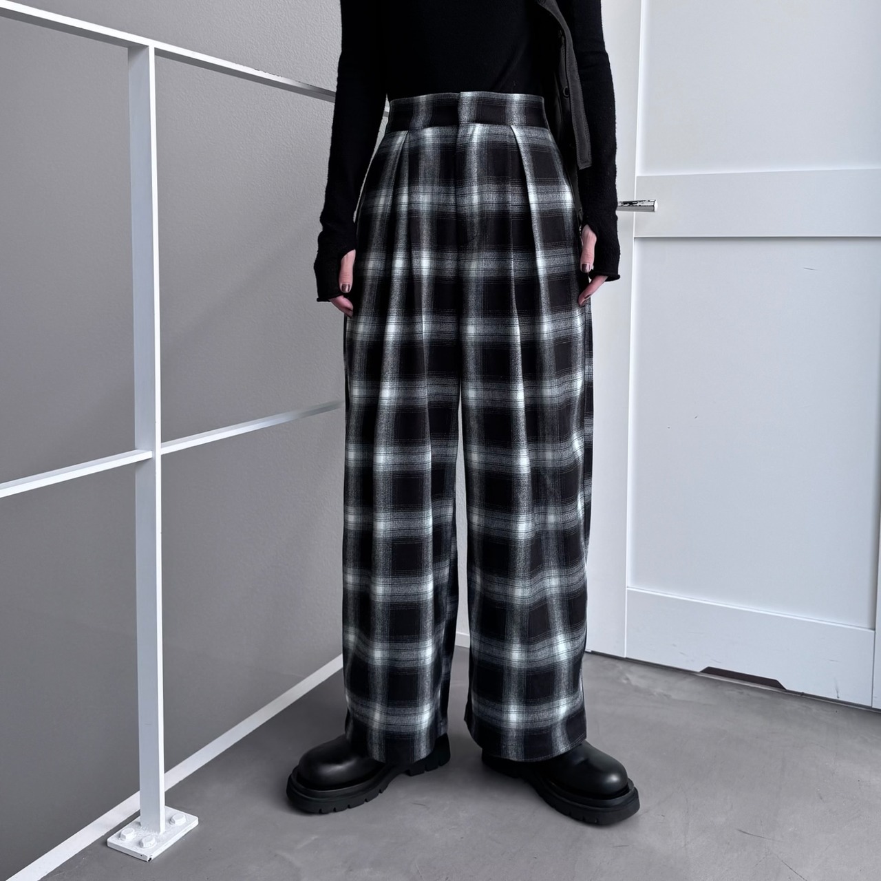 Double pleated ombre check PT/black