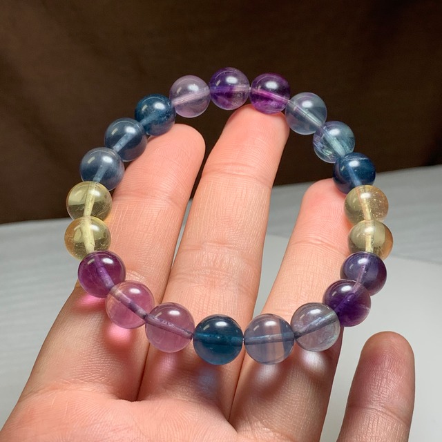 2.透明度高☆美フローライト・ブレスレット