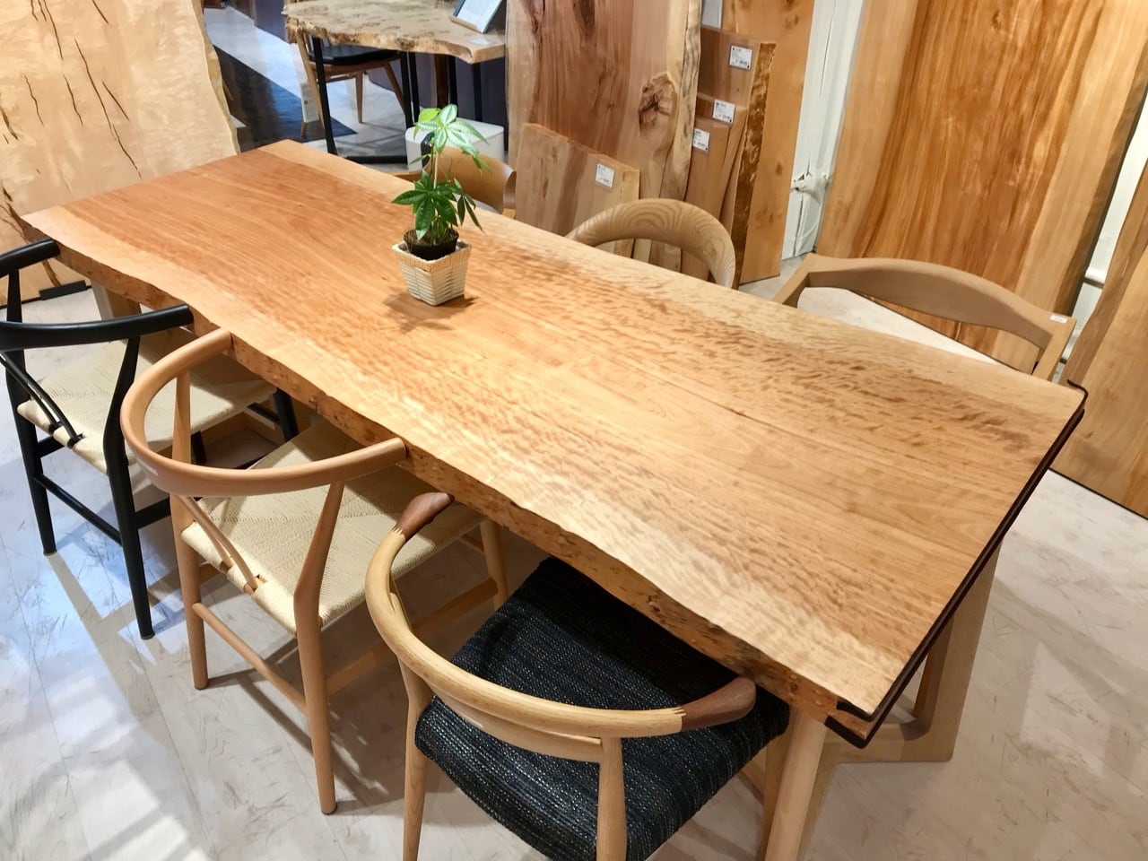 全面杢】真樺（マカバ）_2100×750-740-830×60_横浜元町店_テーブル天板