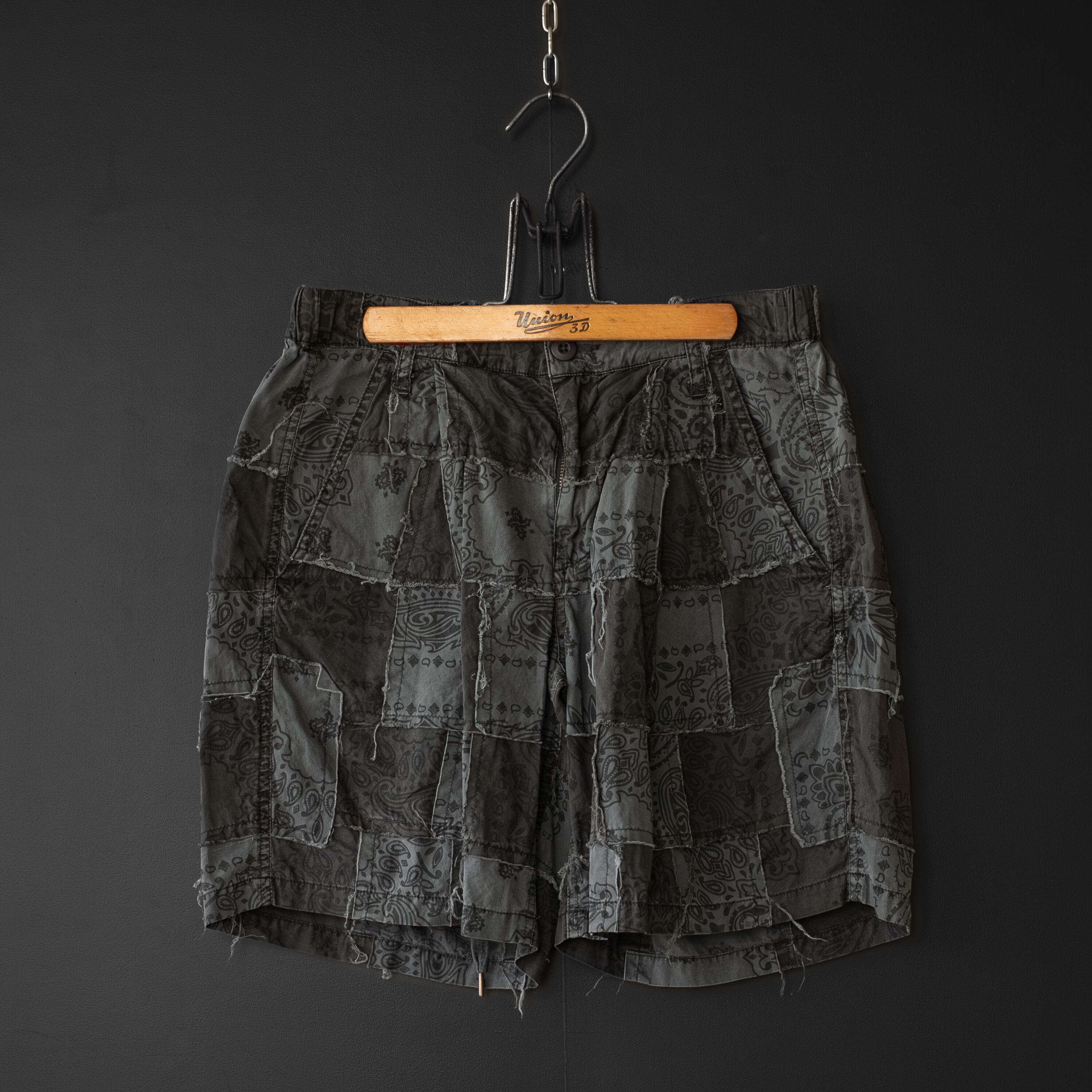 Universal Style Wear】 HAV-A-HANK bandanna patchwork short pants