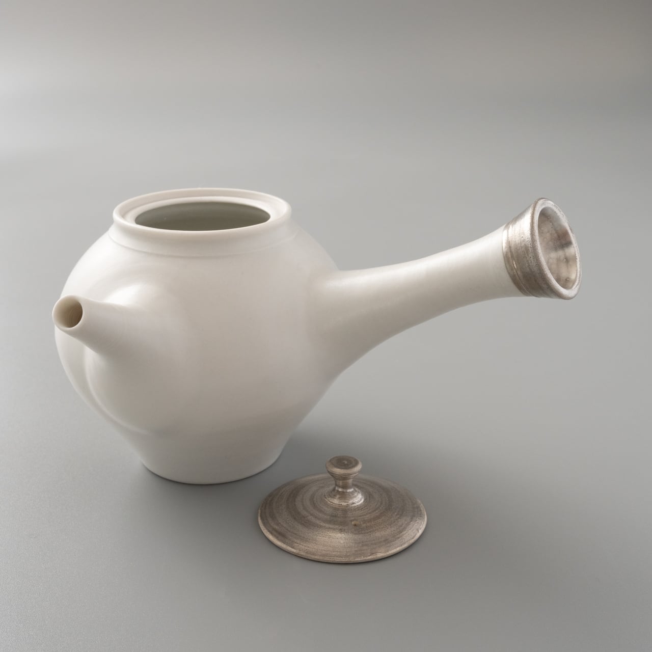 白磁/銀彩 横手急須 D | encounter(エンカウンター)/食器・植木鉢