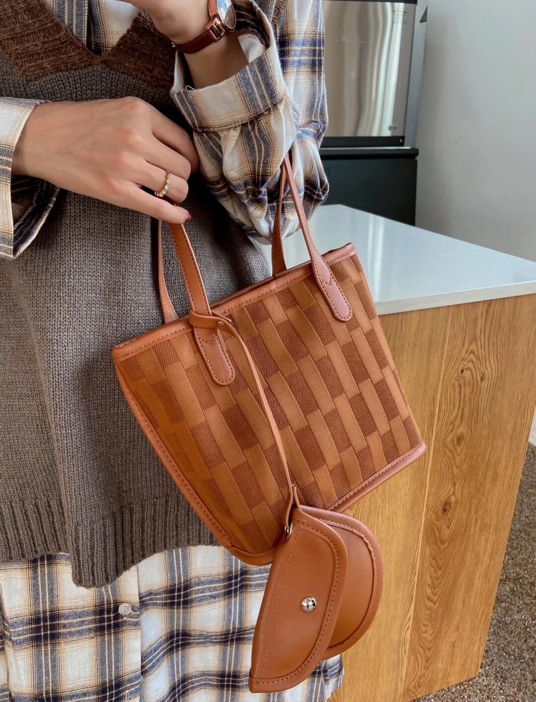 ミニポーチ付きハンドバッグ　AS75-9933