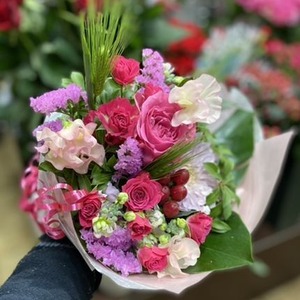 ≪定期便≫【毎月届く！ワンダーブーケ】 季節のお花おまかせブーケ ご自宅用 受付用 内祝い 離れて暮らす大切な方へ 自分へのご褒美