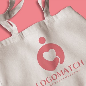 心に手を当てるのロゴ