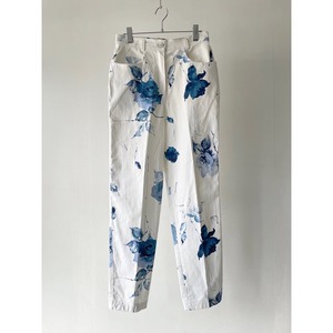 blue rose white pants