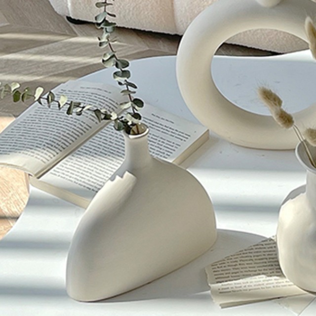 フラスコ型ホワイトフラワーベース