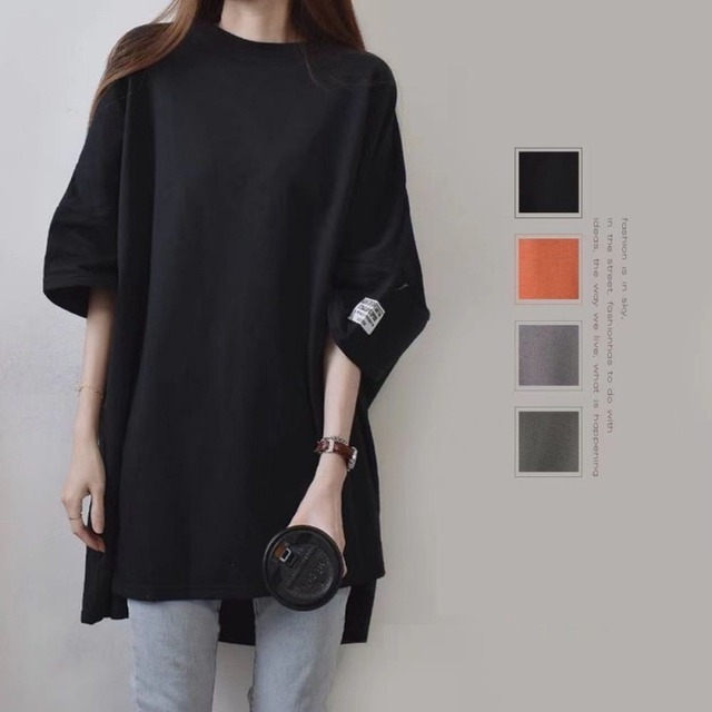 オーバーサイズ ロゴ入り 前後アシメ 半袖 ルーズ Tシャツ レディース トップス カットソー プルオーバー チュニック 丈長 ミディアム 半袖 ドロップショルダー ラウンドネック アシンメトリー ストリート かわいい 大人可愛い シンプル カジュアル おしゃれ かっこいい クール 無地 ロゴ 春 夏 秋 ママ 通勤 学生 学校 通学 デート お出かけ 旅行 公園 女子会 休日 重ね着 韓国 楽ちん 体型カバー 普段使い 着回し ゆったり フリーサイズ 黒 ブラック グレー オレンジ アーミーグリーン