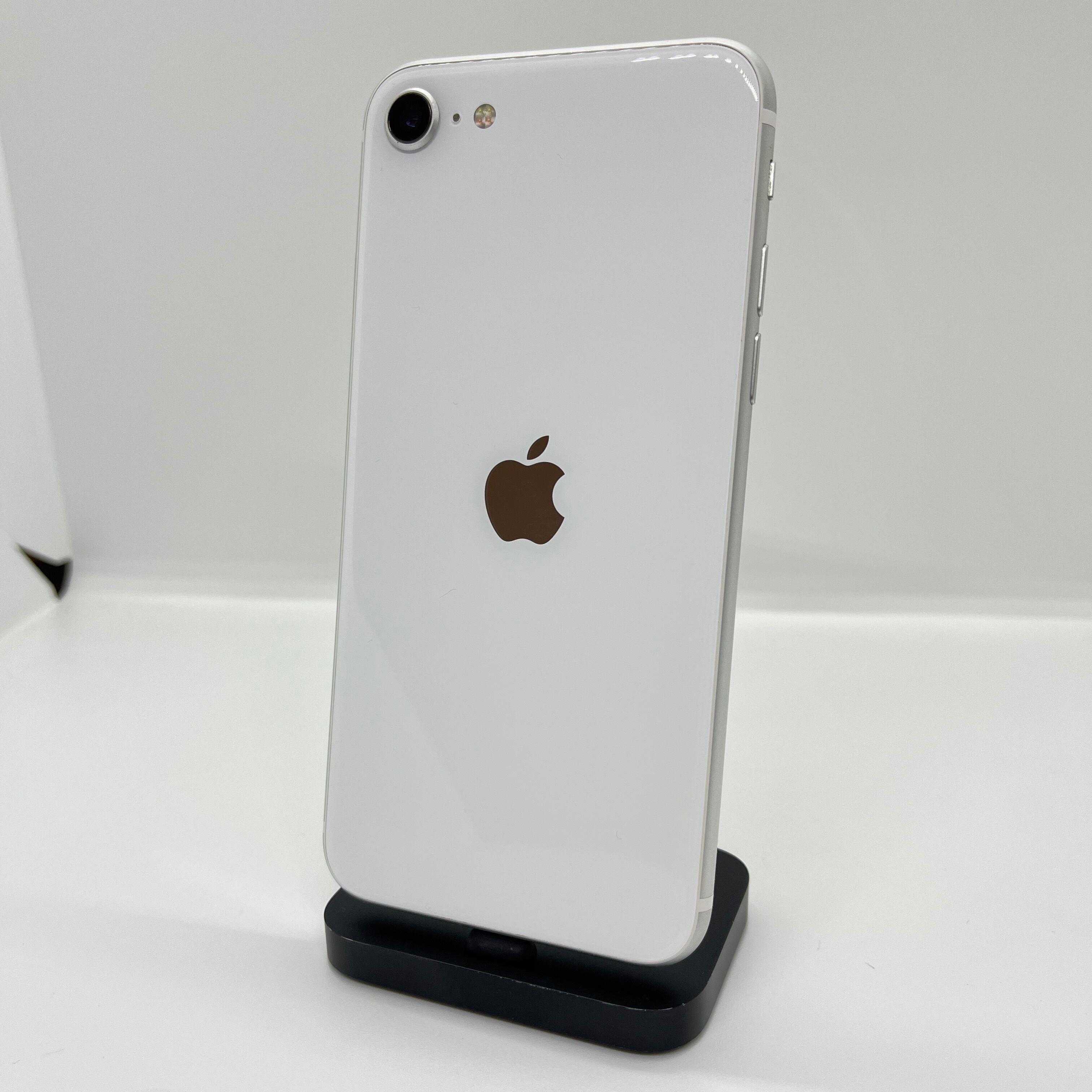 【美品】iPhone SE2 白 64GB 本体のみ SIMフリー iPhone SE2 64GB ホワイト 本体のみ Apple iPhone SE2 64GB