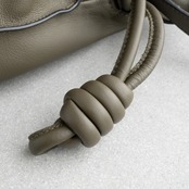 ロエベ フラメンコ クラッチ ミディアム ナパカーフスキン カーキ レザー ショルダーバッグ