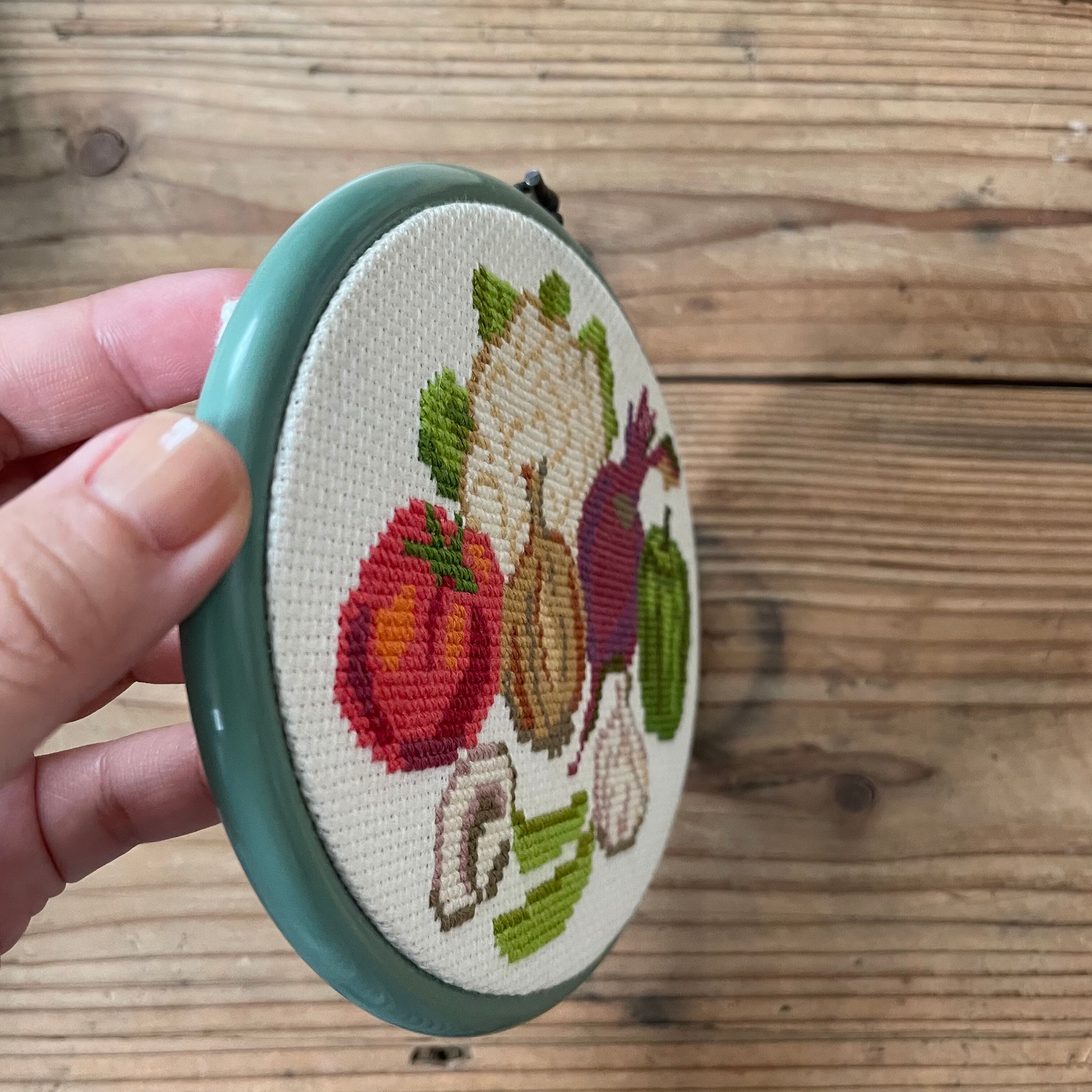 野菜の刺繍の壁飾り | tsuitachi craft&brocante