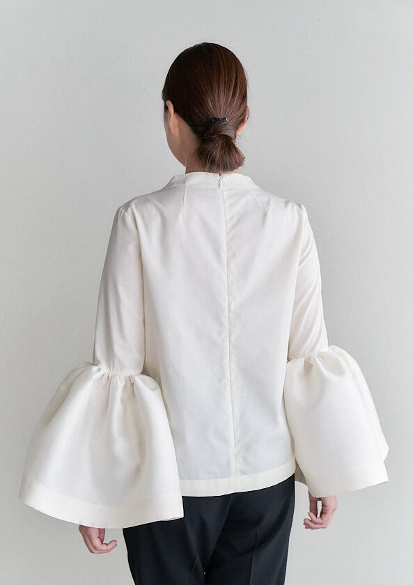 即完売品【 Fete 】Tulip Blouse チューリップ・ブラウス白