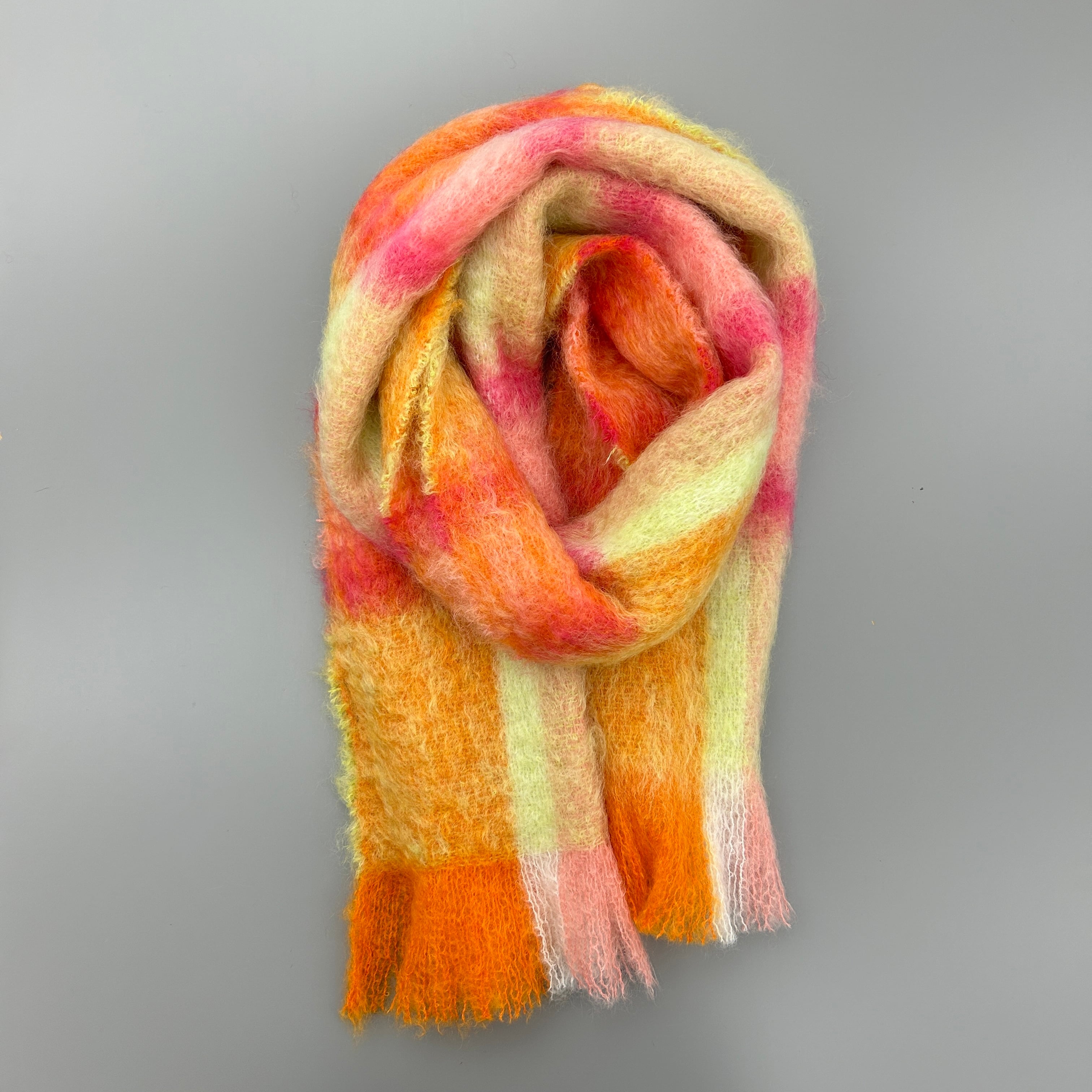 MANTAS EZCARAY_ Scarf Mohair Tartan：222 | NEWTCITY