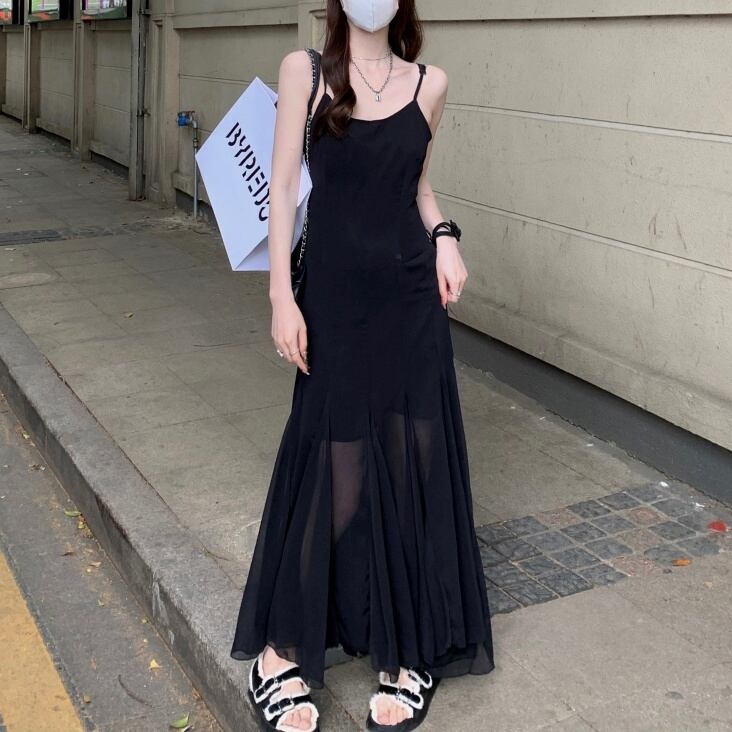 ワンピース レディース ロングワンピース 2カラー S M L ベージュ ブラック カラバリ キャミワンピース ノースリーブ マキシ丈 ロング 無地 マーメイドシルエット シアー 透け感 スタイルアップ 脚長効果 華奢見え シンプル カジュアル フェミニン セクシー 上品 大人可愛い おしゃれ 普段使い イベント デート お出かけ 休日 旅行 リゾート ファッション コーデ スタイル モテ 着まわし 送料無料 存在感 こなれ感 サマードレス 春 夏 10代 20代 30代