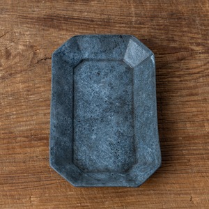 黒瓦手　隅切り小皿