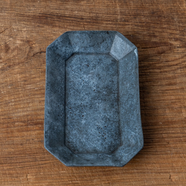 黒瓦手　隅切り小皿