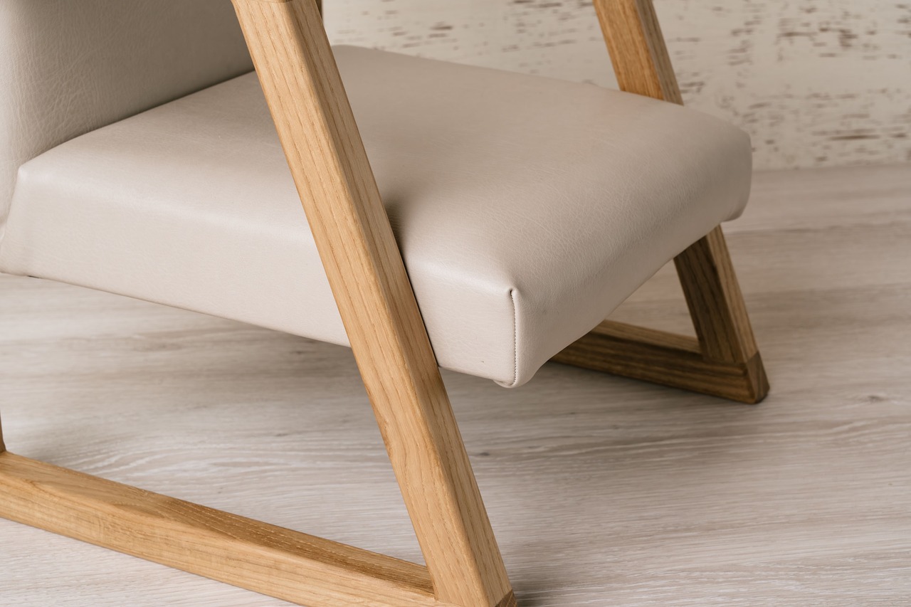 HIIRAGI ( Greige ) 子ども椅子