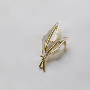 vintage Z-11 18k gold brooch