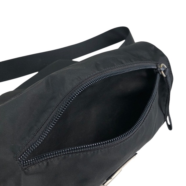 PRADA プラダ ショルダーバッグ ブラック トライアングルロゴ フロントバックル ナイロン vintage ヴィンテージ オールド g8uwx8