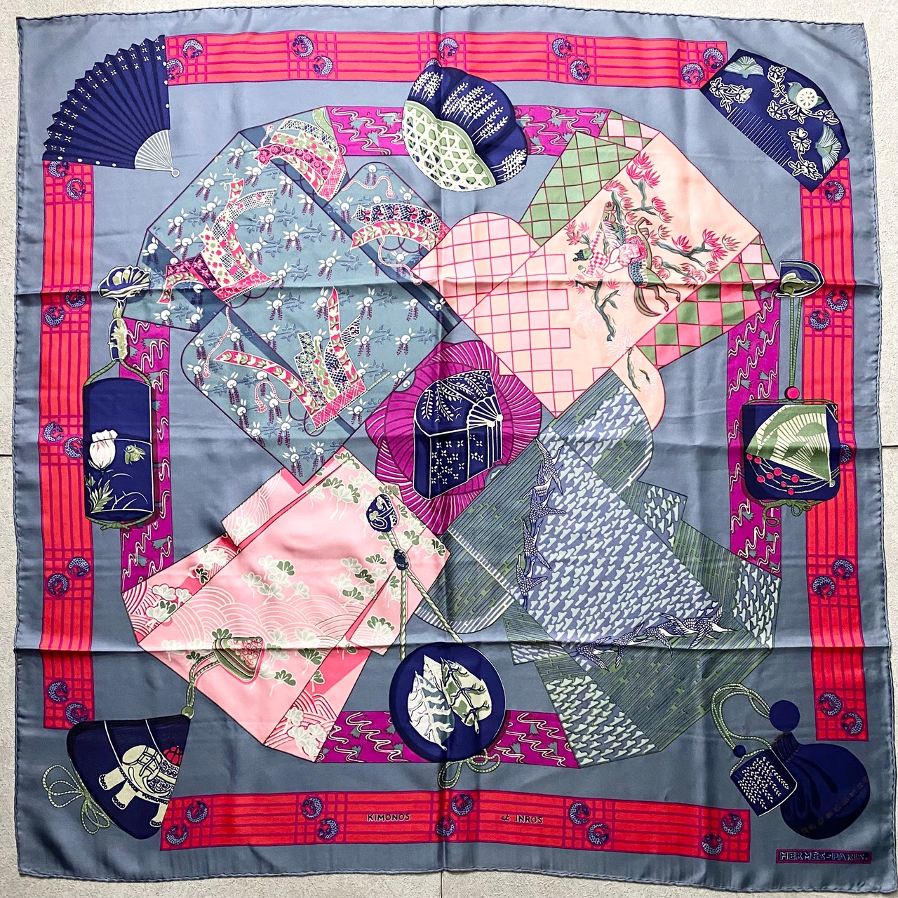 HERMES carre90 “kimonos et inros”