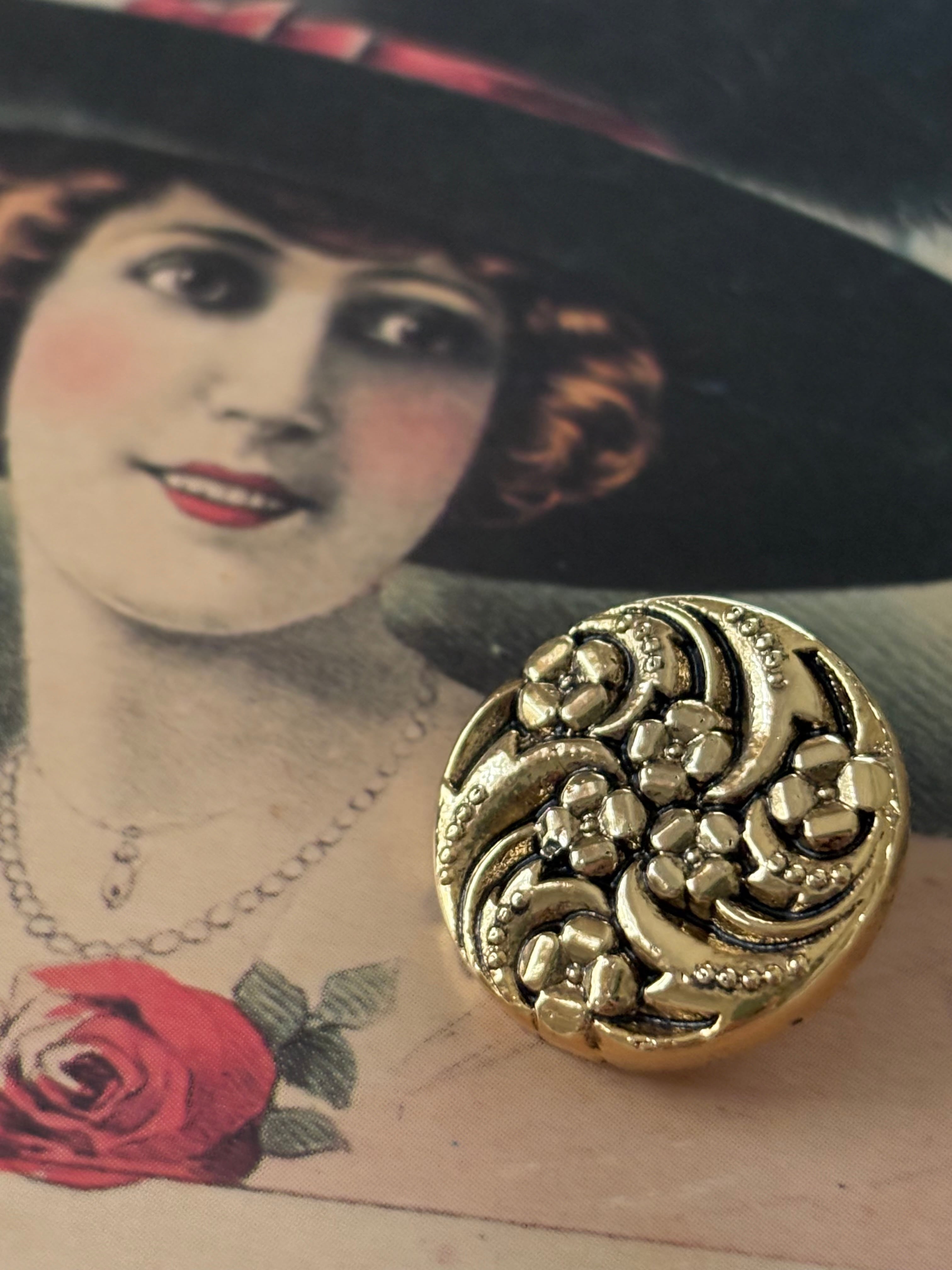 20mm Japanese ヴィンテージボタン プラスチックボタン フラワー ゴールド アクセサリーパーツ 装飾材