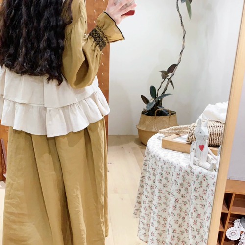 ギャザーフレア袖の刺繍リネンワンピ ・11970