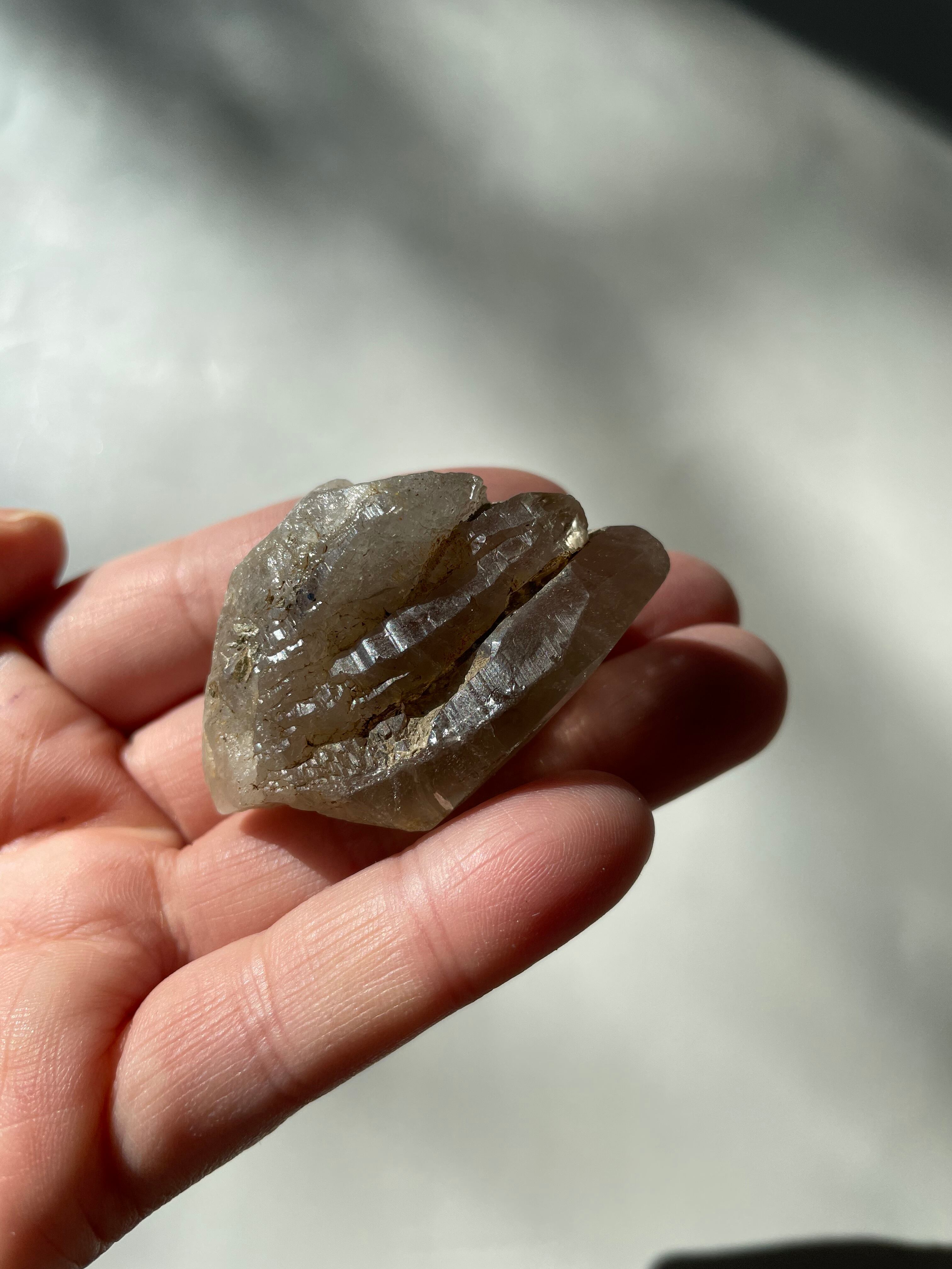 スモーキーグウィンデル水晶(ねじれ水晶）　ヒマラヤ