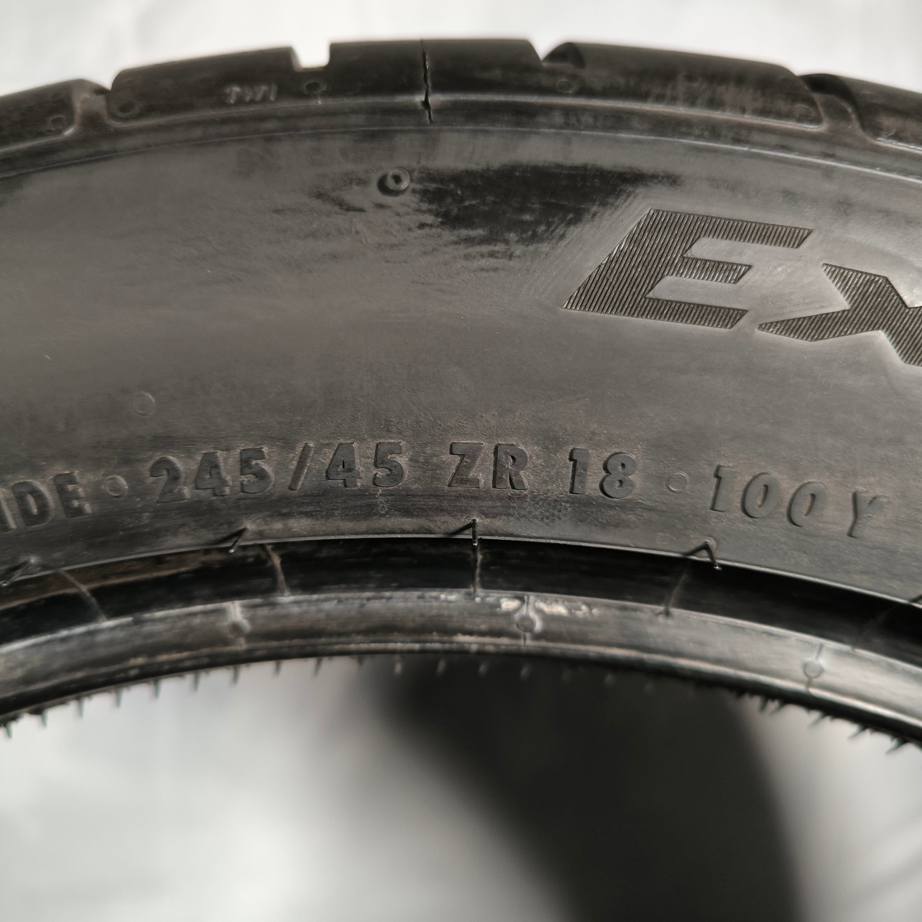 245/45ZR18 100Y Continental ExtremeContact DWS06 PLUS