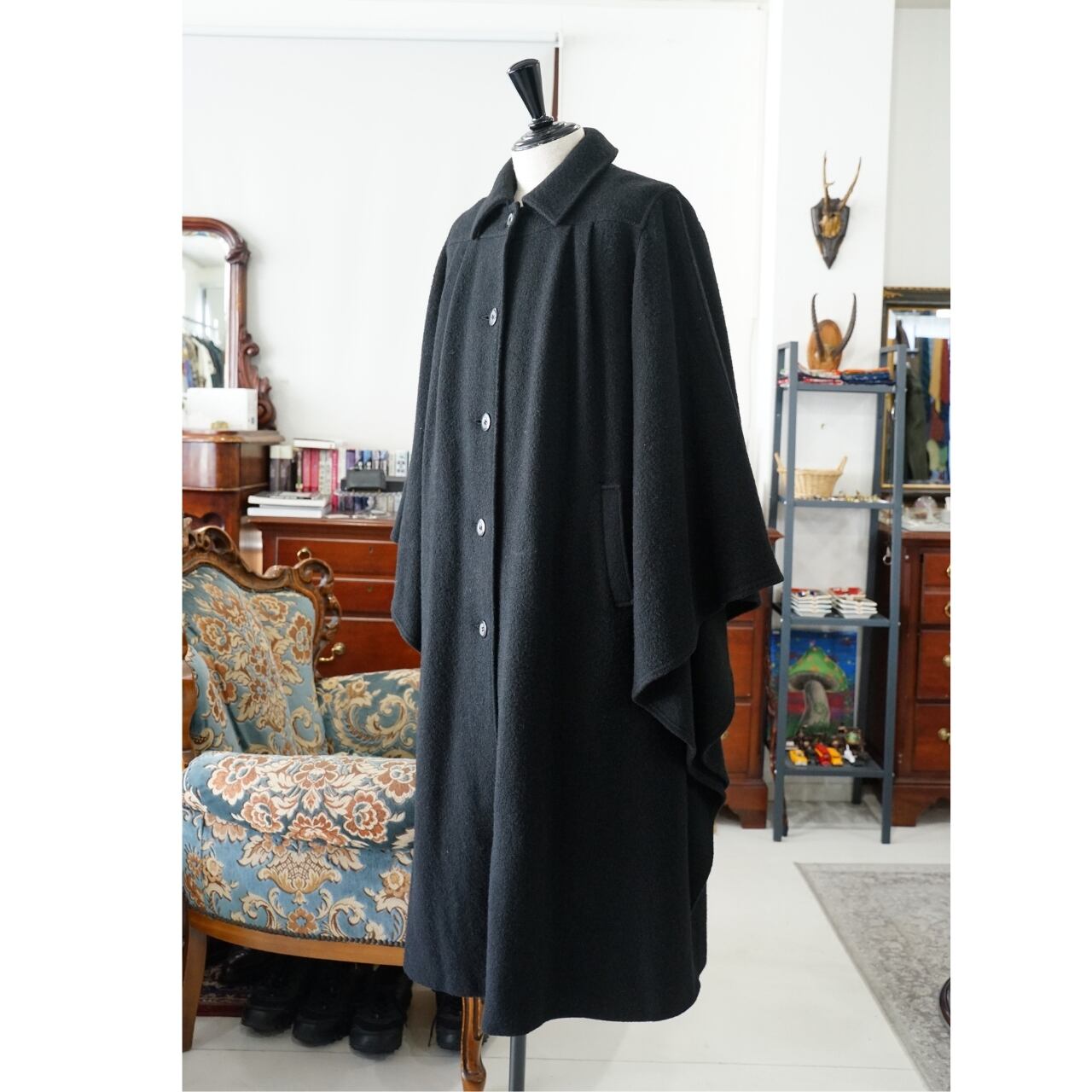 femitex フィンランド製 ブラック ウール100% マントコート(サイズ表記なし・実寸XL相当)|NA424