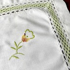 テーブルマット　花刺繍　若草色刺繍　スクウェアマット　フランスリネン　 12cldi33-2