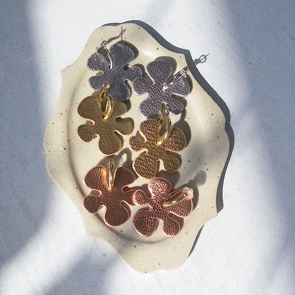 leather pierce/earring 《Cookie flower~shiny~》3colors
