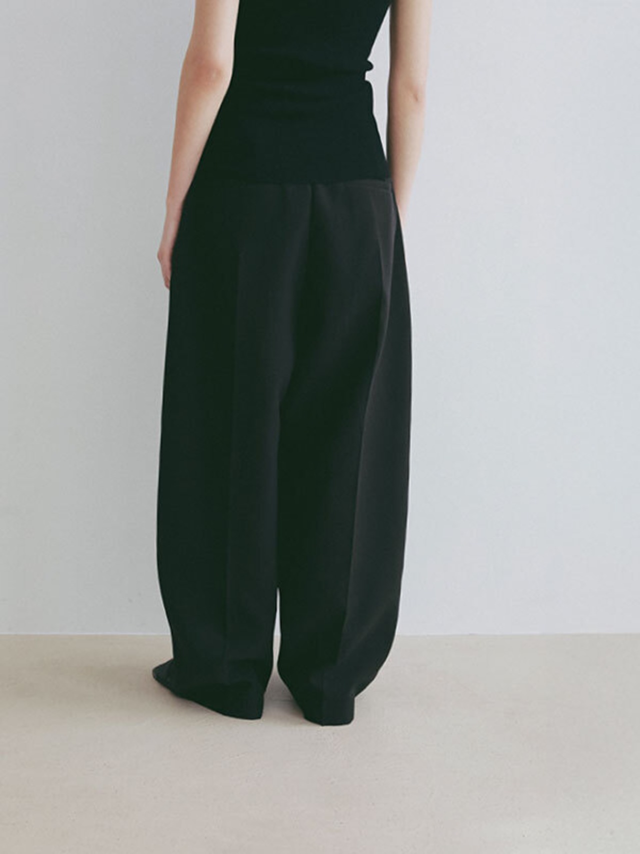 ETRE TOKYO ダブルクロスハイウエストタックパンツ 3色展開