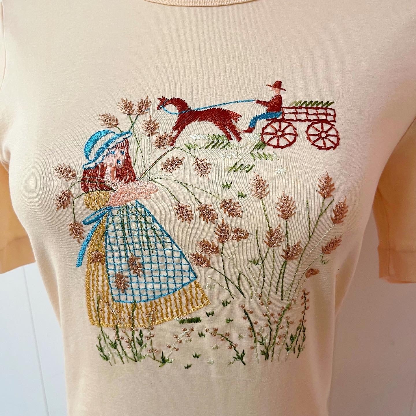 farm girl embroidery cream T-shirt