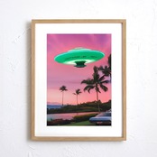 UFO travel｜旅するUFOを描いたユニークで神秘的なアートポスター｜北欧モダンや遊び心ある空間に映える一枚｜日本製A2ポスター