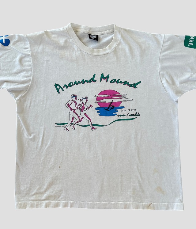 -Around the Mound- Vintage 90s XL Print T-shirt made in USA
