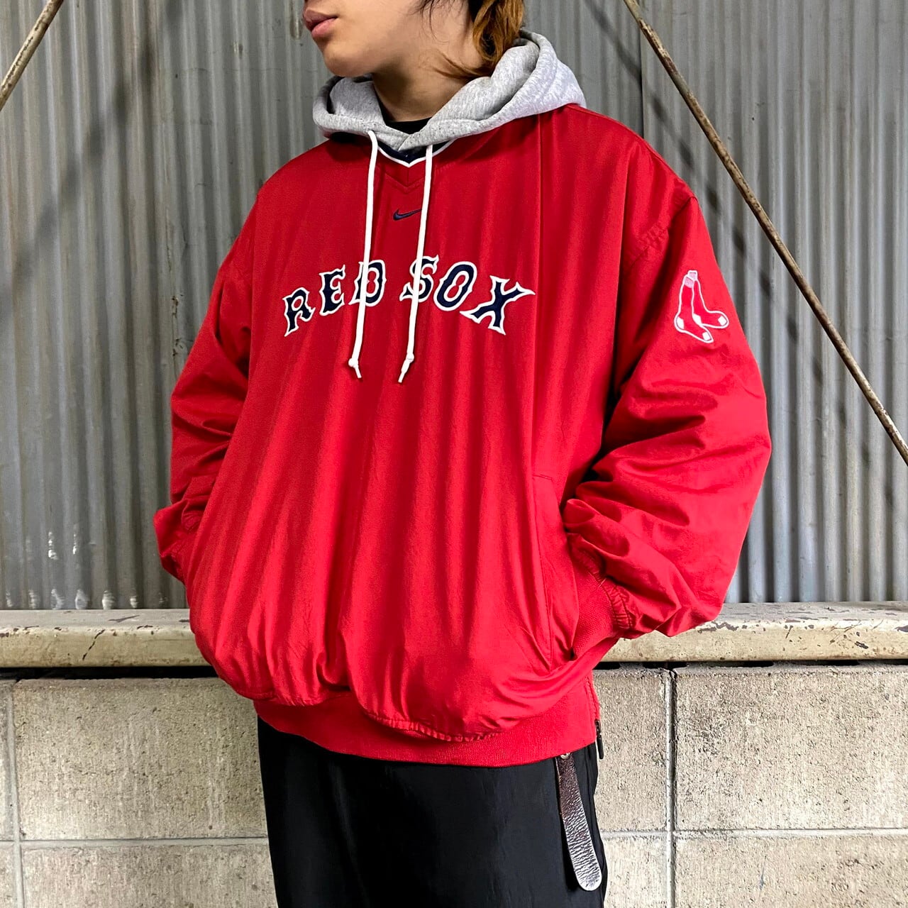 NIKE TEAM ナイキ MLB レッドソックス Vネック ウォームアッププルオーバー メンズM 古着 センターロゴ ナイロンジャケット RED  SOX レッド 赤色【ナイロンジャケット】 | cave 古着屋【公式】古着通販サイト