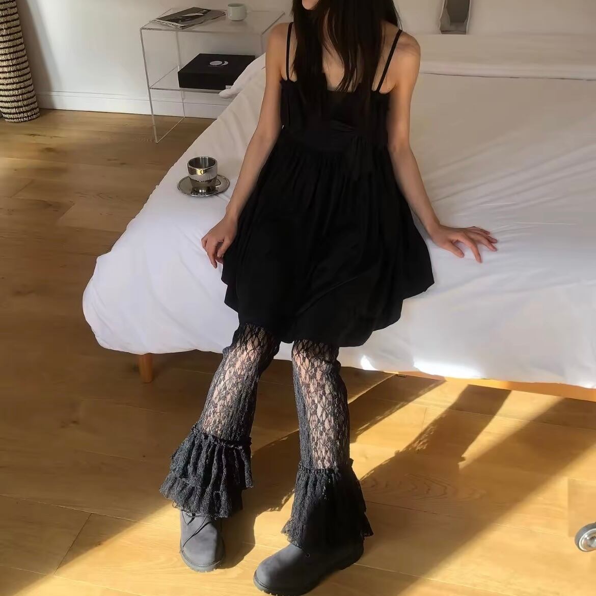 ベルボトムボリュームレースパンツ