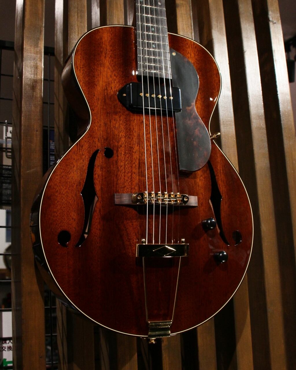 つま弾く”のにぴったりなフルアコ】Rozeo / Ladybug Mahogany (厚胴