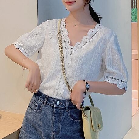 大きいサイズ トップス レディース ブラウス S M L XL 2XL 3XL 4XL 半袖 5分袖 五分袖 Vネック カシュクール レース 刺繍 かわいい 大人可愛い きれいめ シンプル カジュアル 上品 清楚 おしゃれ お洒落 セクシー 送料無料 ラフ ガーリー レトロ 抜け感 花柄 OL 通勤 学生 デート お出かけ 女子会 休日 リゾート プラスサイズ ホワイト 白 春 夏 10代 20代 30代 韓国 普段使い 定番 トレンド ファッション