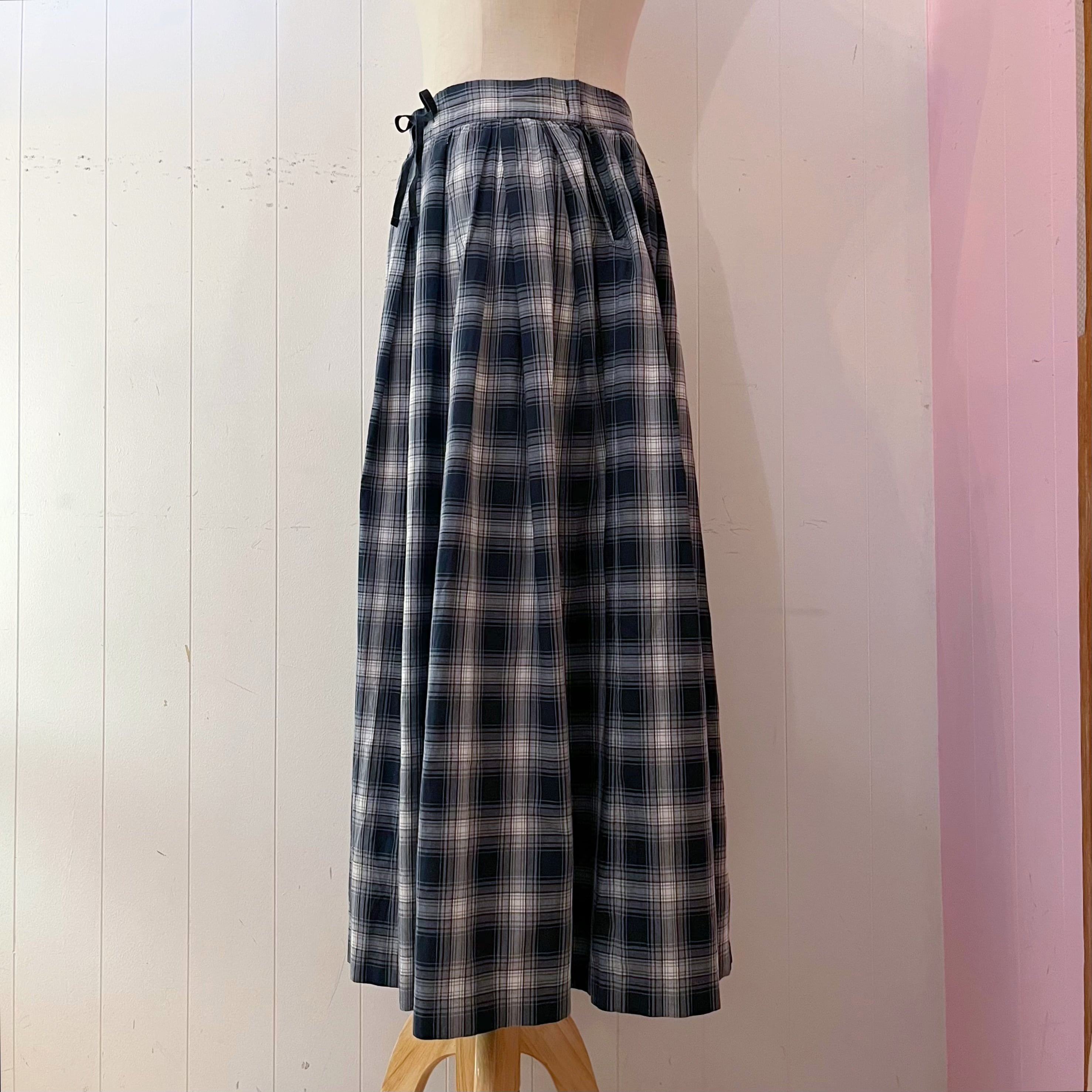 black check gather skirt