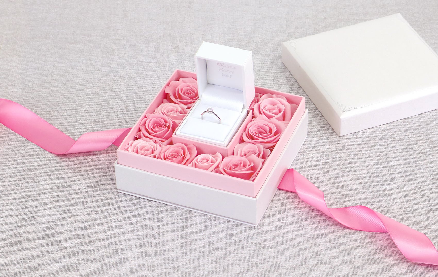 プロポーズリングケース プリザーブドフラワー12輪 メッセージ刻印入り