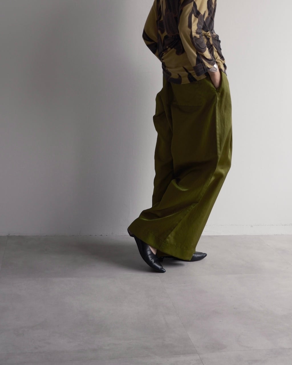 GUCCI SILK PRINTED PANTS | dear closet