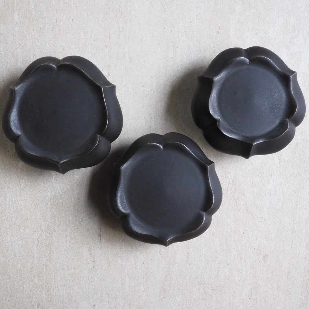 東 一仁/黒綾花 茶器 蓋置(三つ足台皿)