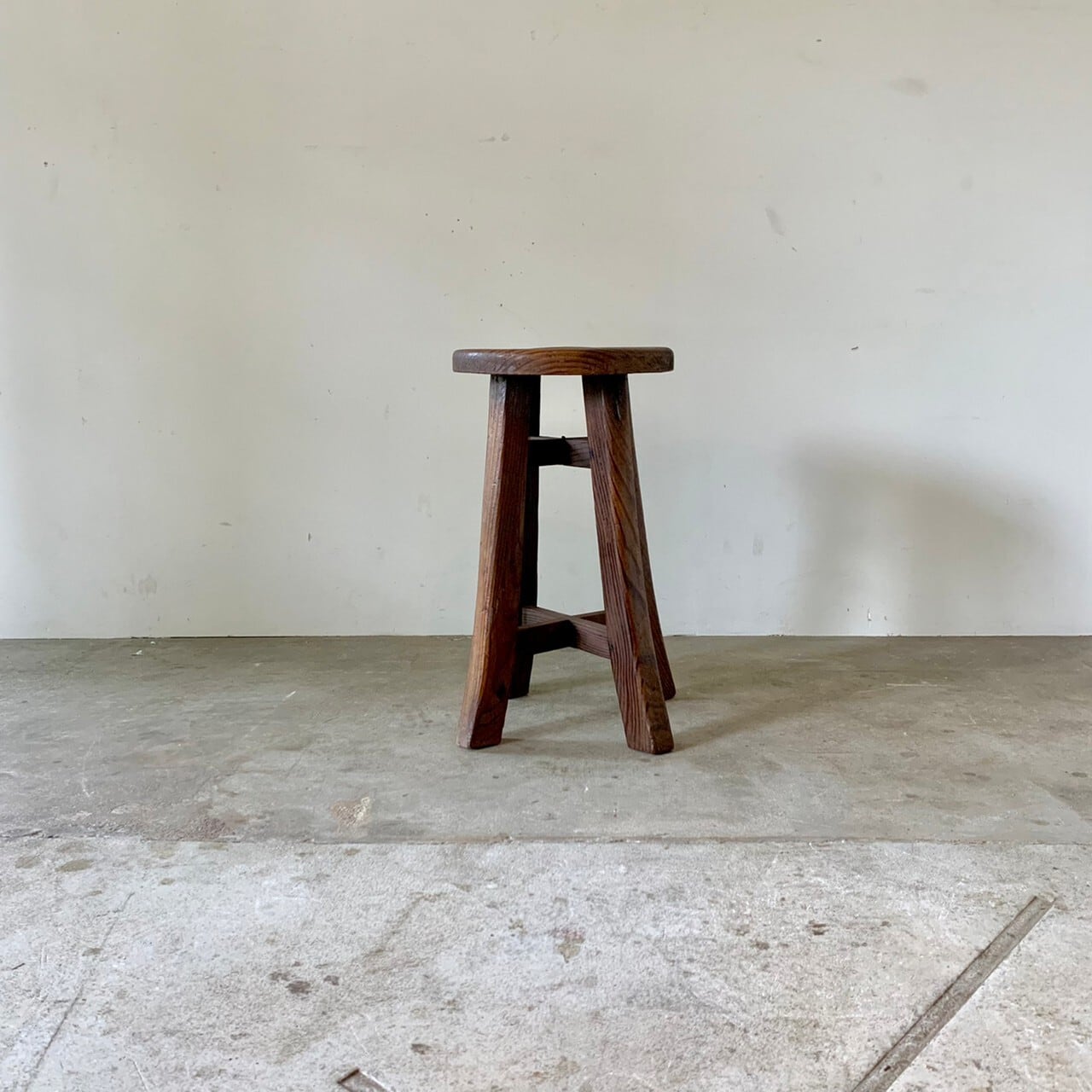 丸椅子　木のスツール　古家具　0560