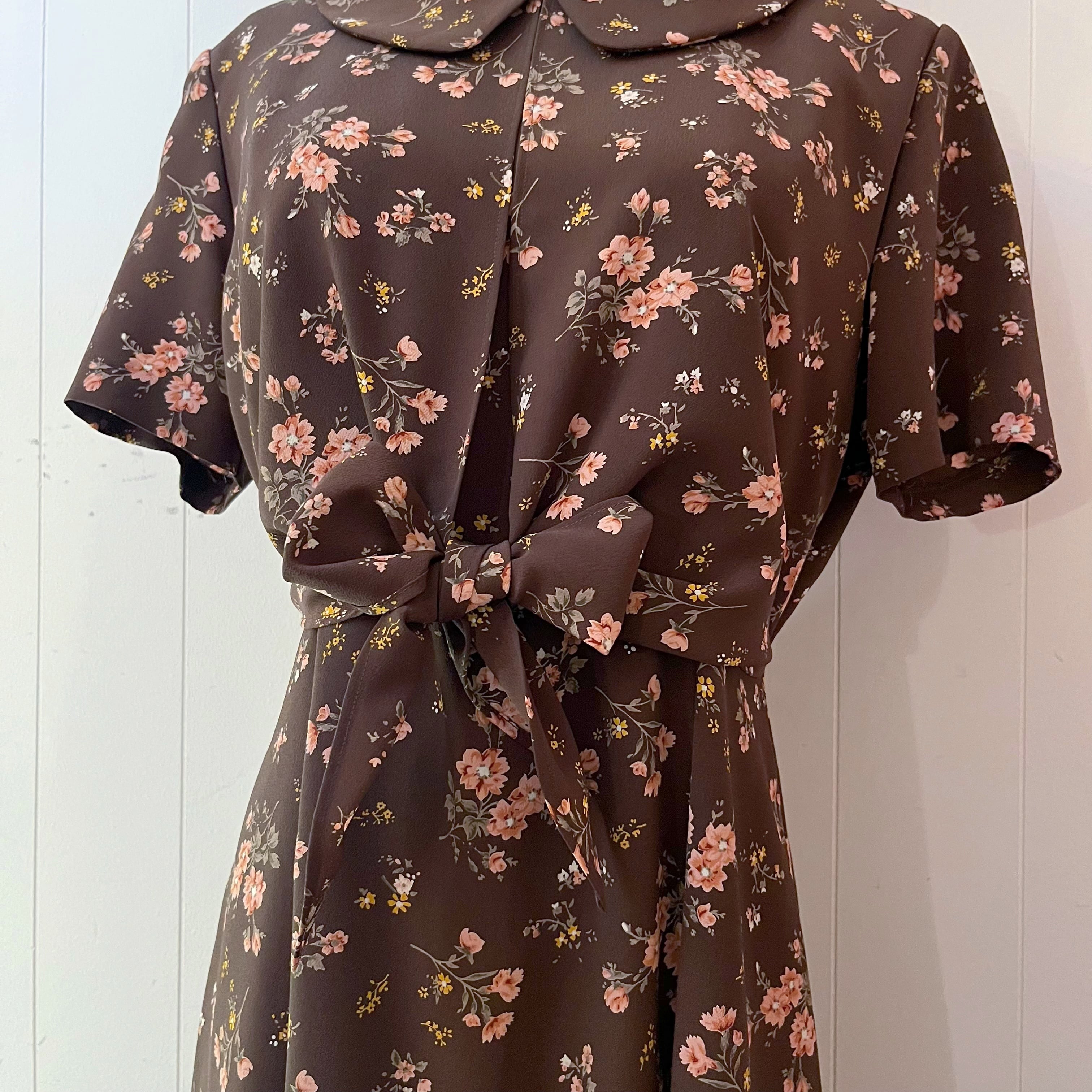 brown flower waist ribbon one-piece
