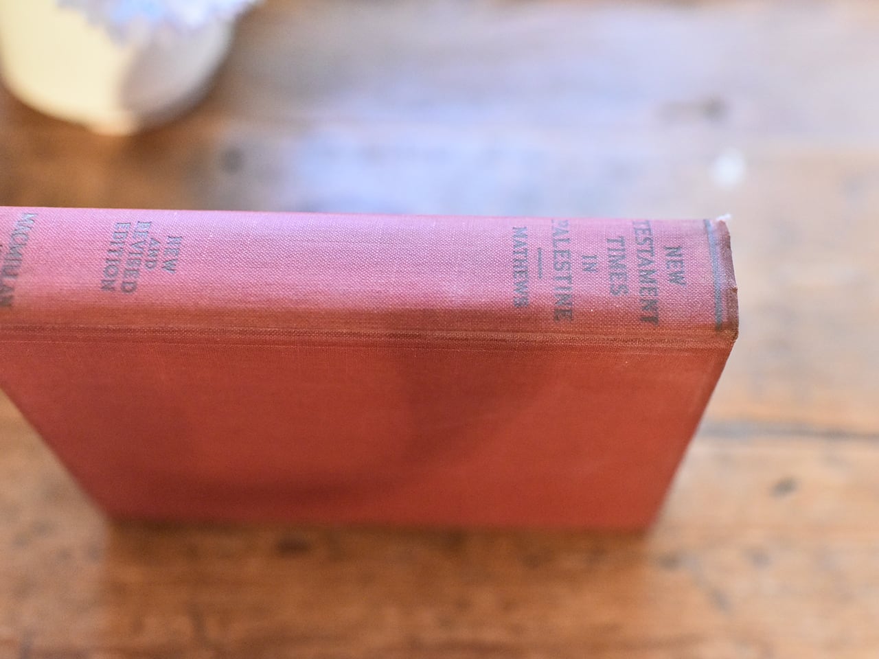 古い色合いが素敵な赤表紙の本 *イギリスアンティーク