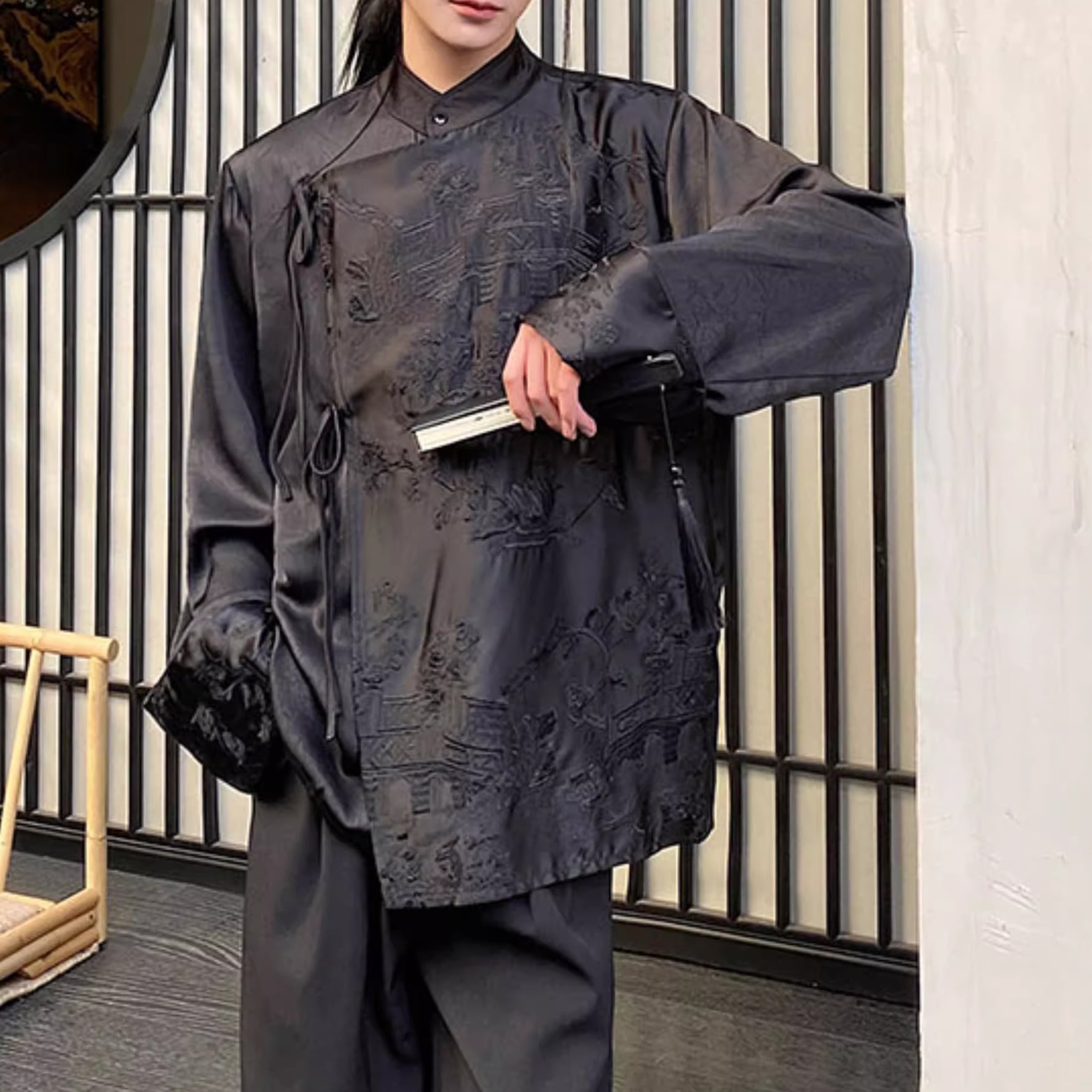 レア　shanghai tang チャイナシャツ　黒　中国歴史人物ボタン　メンズ チャイナボタン刺繍スタンドカラーシャツ 1color MTO0385 | MoSleek